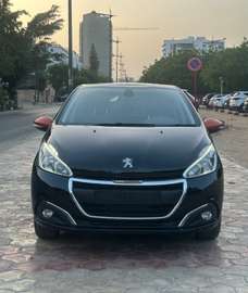 Peugeot 208 full options manuel diesel 2017