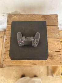 Sony PlayStation 4 Noire avec Manette DualShock 4