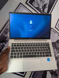 HP elitebook 830 g8 / i5 11th gen / 16gb ram