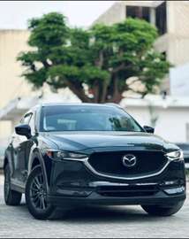 Mazda CX-5 SUV Noir Spacieux et Fiable