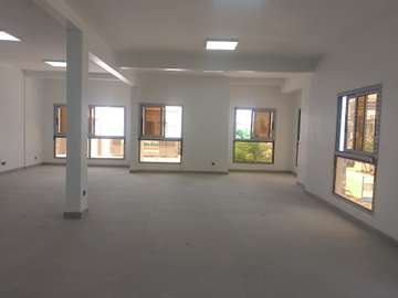 Plateau de bureau lumineux à Mermoz en face de la VDN