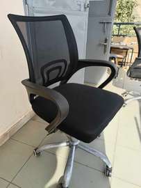 Chaise de bureau ergonomique noire avec soutien lombaire