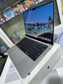 MacBook Pro M4 14pouce descellé