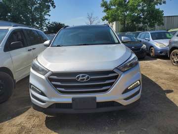 Hyndai Tucson 2.0 version 4x4 full option