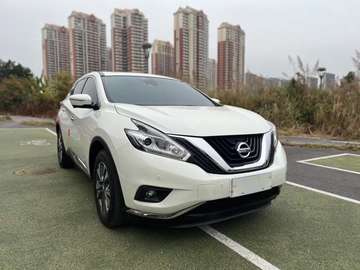 Nissan SUV 5 portes blanc automatique confortable