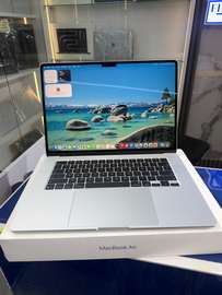 MacBook Air M5 15 Pouces Ram 24Go SSD 1To Neuf