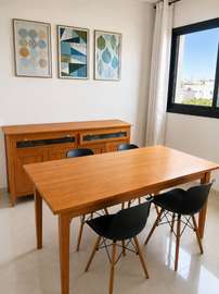 Table à Manger + Buffet (tableau et chaise offert)
