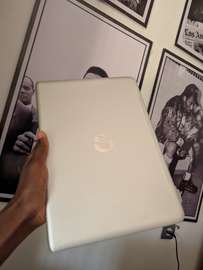 HP envy i7 6th gen / 8gb ram / 256gb