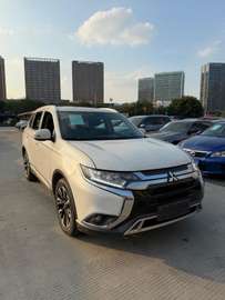 MITSUBISHI Outlander SUV 2019