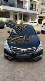 Hyundai grandeur HG240