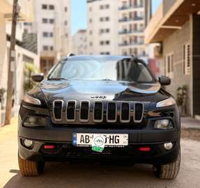LOCATION JEEP CHEROKEE TRAILHAWK