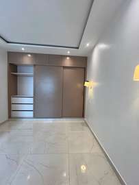 APPARTEMENT À LOUER AUX MAMELLES.