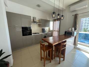 Appartement avec les Meubles Avendre