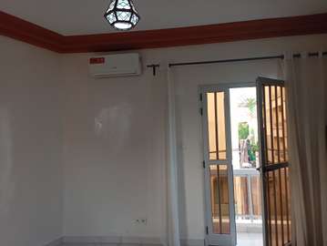 Studio à louer à Sacré Cœur 3
