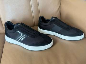 Baskets boss noires semelle blanche antidérapante