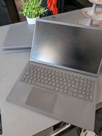 Dell vostro i5 11th /1000gb SSD /16gb ram