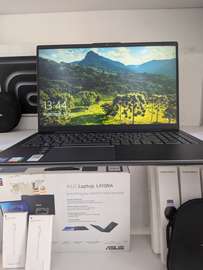Lenovo Ideapad ) Si ) i7 ) 12e generation ) 8g de ram ) 512