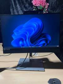 HP E24m G4 – Moniteur Visioconférence 23,8" Full HD