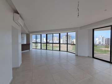 NGOR ZONE DE RECASEMENT : 220 M2 DE LUMINOSITÉ