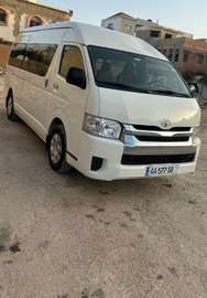Location bus Toyota Hiace high roof
