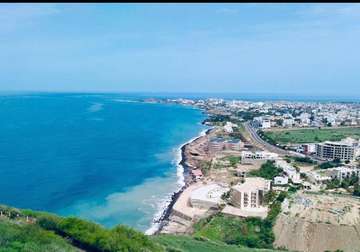TERRAIN À VENDRE – ROUTE DES ALMADIES