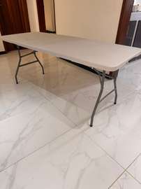 Table longue blanche