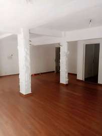 Showroom A Louer