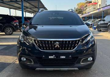 Peugeot 2008 diesel boîte auto 2017