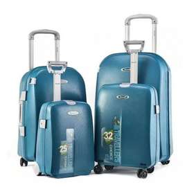 Lot de 4 valises coque rigide en légères big bazar Allemand
