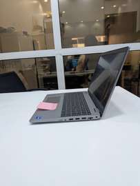 Dell 5530 )i5 ) 12e generation ) 16g de ram ) 256