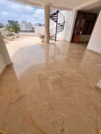 Très grand Penthouse F5 avec terrasse privée