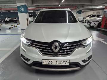 Renault SUV blanc phares LED design moderne