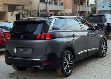 Peugeot 5008 Année: 2018