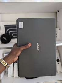 Acer Aspire 3 ) i5 ) 10e generation ) 8g de ram ) 256
