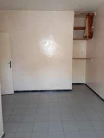 Chambre douche disponible à Sacré Cœur 3