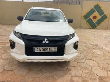 MITSUBISHI L200 2023