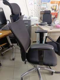 Chaise bureau ergonomique noire avec appui-tête réglable