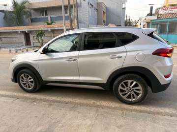 Hyundai tucson SE 2017 automatique ésance 4 cilinder 2.0