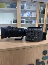 Sony FX6 + 28-135mm F4 G OSS