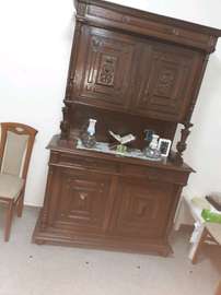 A vendre vaisselier