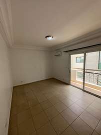 Appartement F4 à  louer au Point E