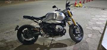 BMW R nineT Roadster Argent performance urbaine