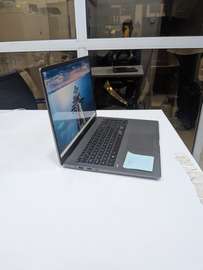 LG Gram ) 17pouces ) i7 ) 10e ) 16g de ram ) 512