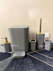 Poubelle toilette et accessoires salle de bain