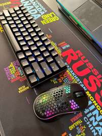 Gamer ( clavier rgb / souris )sans fil  avec tapis