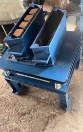 Machine brique vibreur