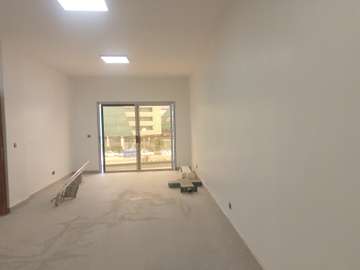 Plateau de bureau lumineux à Mermoz en face de la VDN