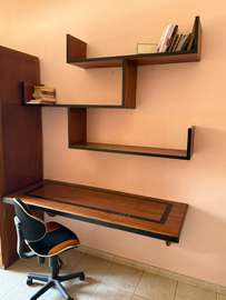 Table bureau avec chaise et étagères