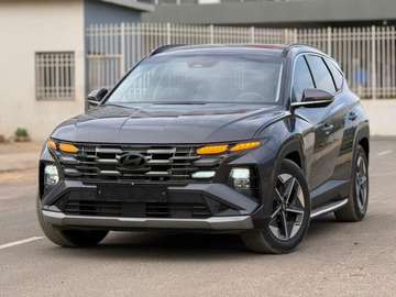 Hyundai Tucson 2024-25 SUV noir spacieux polyvalent