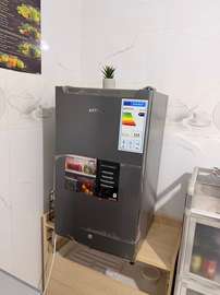 Frigo avec mini congélateur interne